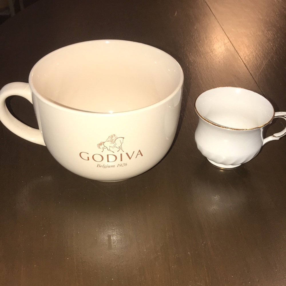 Extra Large Godiva Ceramic Mug - Picture 6 of 9